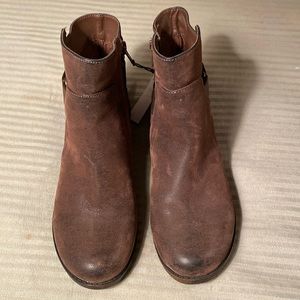 NWT Sonoma Brown Ankle Boots. Faux Leather.  Size 6